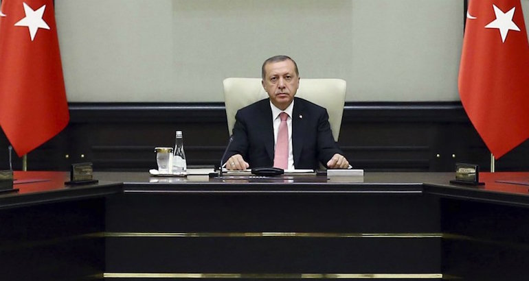 Erdogan proclame l'état d'urgence à la télévision turque le 20 juillet 2016.