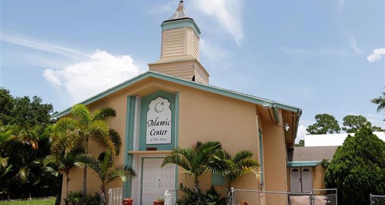 Le Centre islamique de Fort Pierce, que fréquentait Omar Mateen, le tueur d'Orlando, a été la cible d'un incendie.